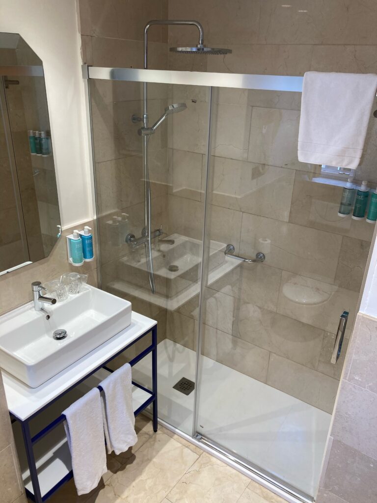 BAÑO 214